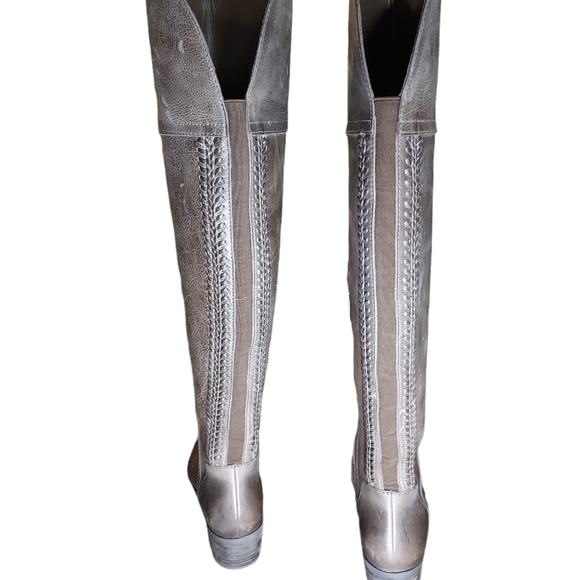 Vince Camuto Bendra grey distressed bomber boots size 5 new in box - Picture 6 of 16